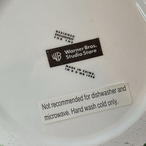 Tweety Bird Treehouse Teapot Designed Exclusively for Warner Brothers Store - Picture 9 of 10